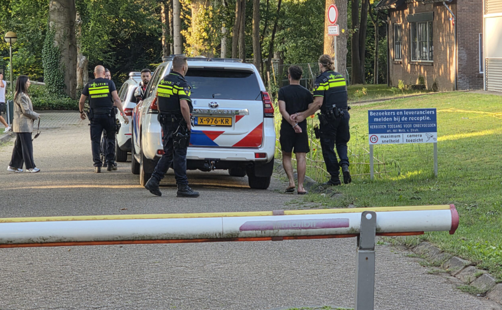 “Chaos bij azc Wageningen: ruzie escaleert in vechtpartij met gewonden”