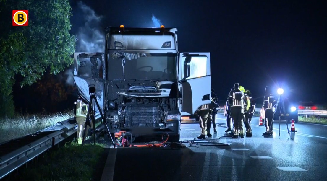 Vrachtwagen afgebrand