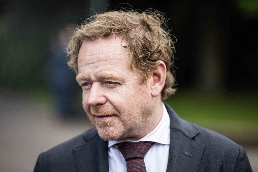 Minister wil asielwet aanpassen zodat hulp aan illegalen niet strafbaar wordt