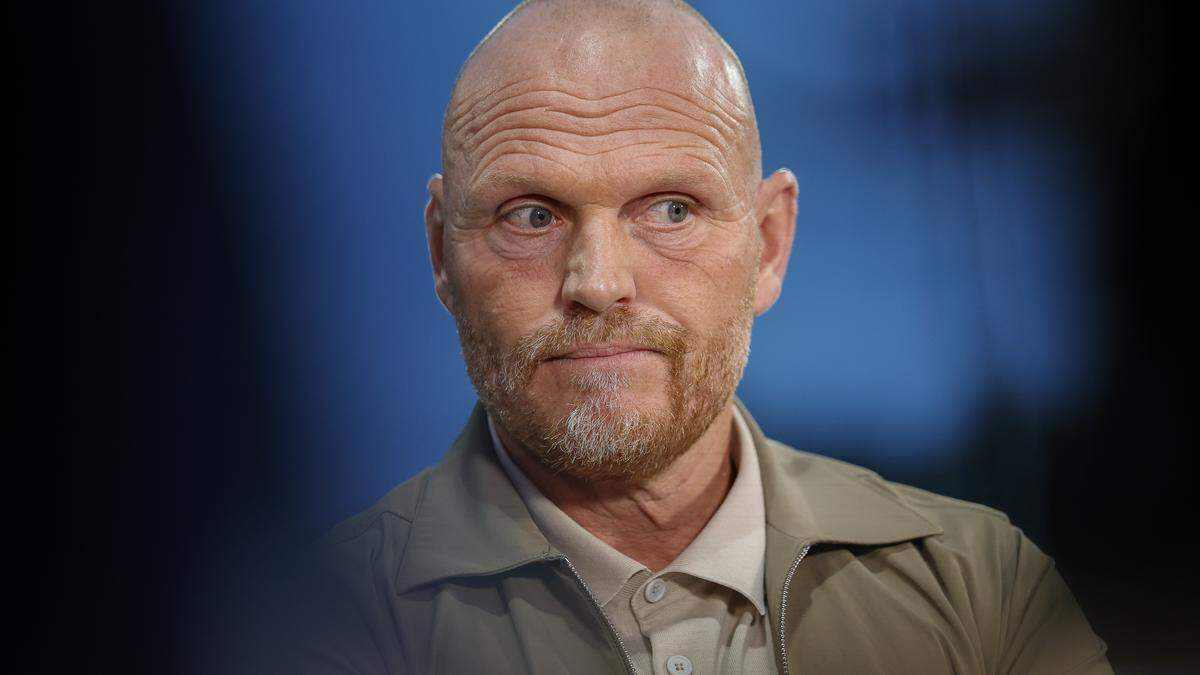 FC Twente neemt na vier speelrondes afscheid van trainer Joseph Oosting
