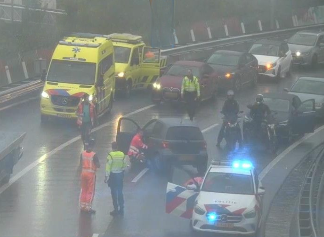 A10 muurvast na reeks ongelukken – automobilisten staan urenlang vast