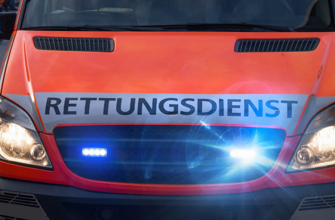 Drama in Emmerik: 72-jarige Nederlander vecht voor zijn leven na botsing met tieners
