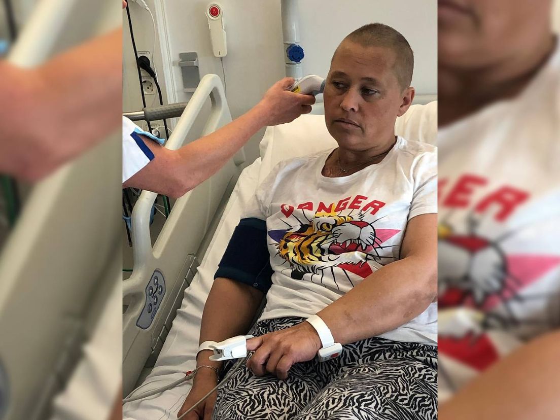 Door acute leukemie ging Dana (48) bijna dood: ‘Mijn overlevingskans was 20 procent’