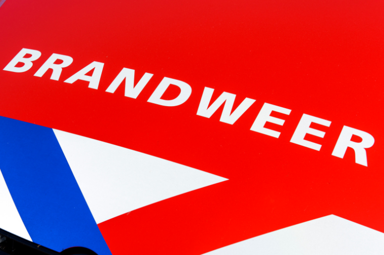 Brand in kleine vrachtwagen zorgt voor forse file op A50