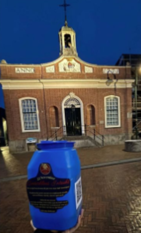 Collectebus voor Sinterklaas-intocht gestolen: schok en woede nu geld voor kinderen spoorloos verdwenen is