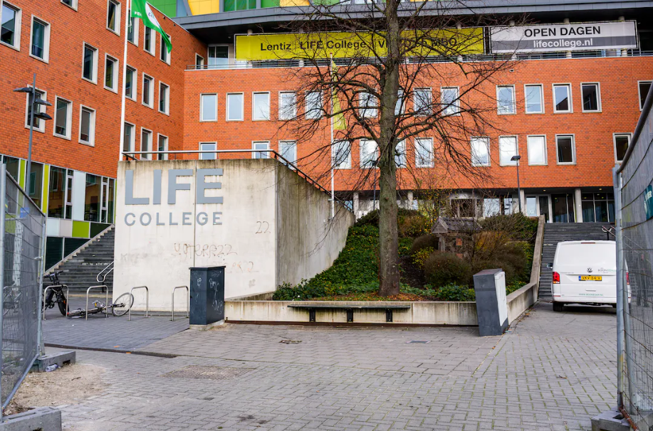 Geschokte reacties na racistische schoolopdracht