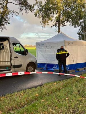 Overleden persoon aangetroffen in sloot