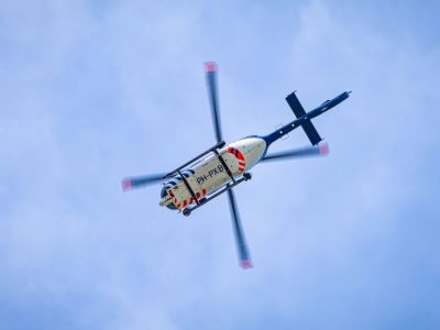 Tientallen politieauto’s en twee helikopters bij lange achtervolging met 240 km/u