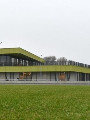 12-jarige dwingt voetballers tot knielen en vernedering bij amateurclub Schiedam