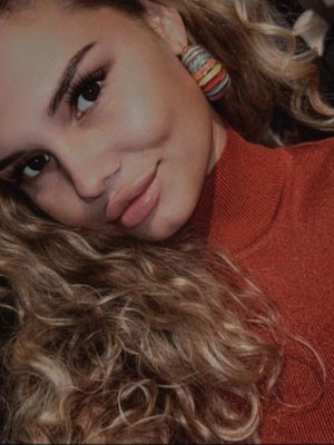 Hartverscheurend: 24-jarige moeder Sam van Buul overlijdt nadat inzittende in auto speelt met geladen pistool