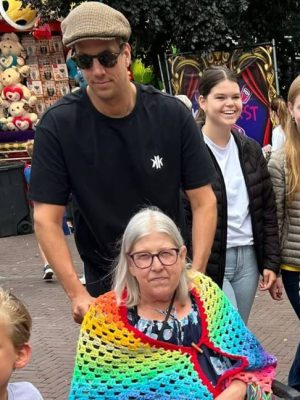 Moeder van Rob Kemps overleden: ‘Dag moeder, dank voor wie je was’
