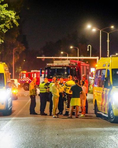 Ravage na botsing drie auto’s op kruising, man aangehouden