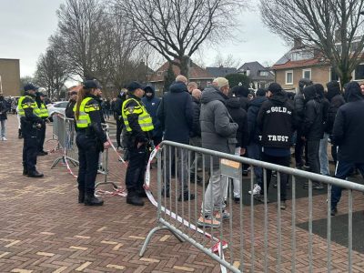 ME grijpt in bij protest tegen nieuwe mega-opvang