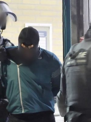 Schoten gelost bij achtervolging in Rijswijk: arrestatieteam houdt verdachte aan na spectaculaire vluchtpoging