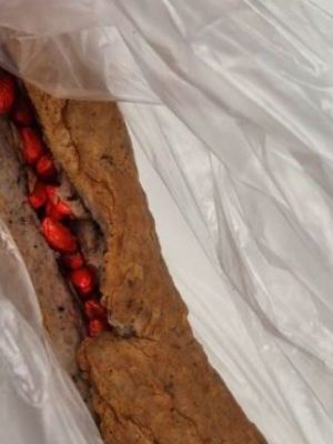 Frikandel met rattengif in tuin gegooid: ‘Hoe ziek kun je zijn?’