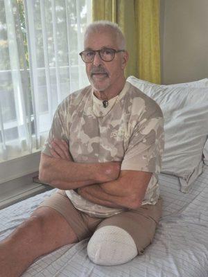 Ton (78) verliest been na ongeluk: ‘Ik hoop dat de chauffeur geen nachtmerries heeft’