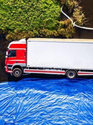 Leerling die tijdens rijles met vrachtwagen te water raakte, is overleden