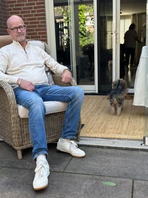 Ron ziet verkoop van huis afketsen door komst azc: ‘Ik voel me genaaid’