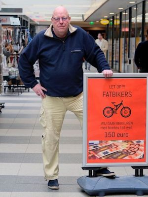 ‘Boete tot 150 euro’: winkeliers treden op tegen fatbike-overlast