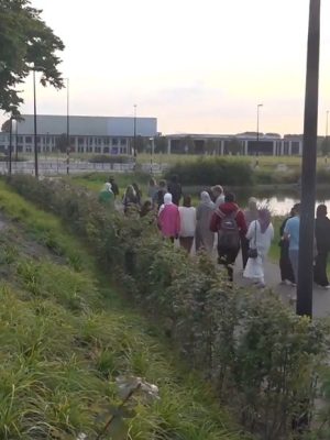Lisa (17) herdacht met stille tocht door bewoners uit opvanglocatie verdachte