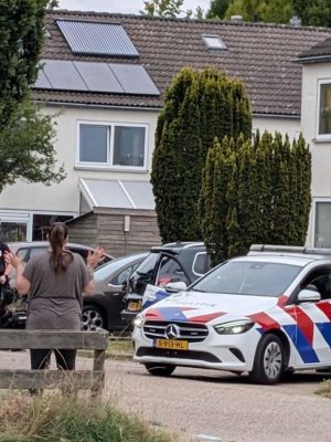 Burenruzie loopt uit de hand, politie houdt twee mensen aan