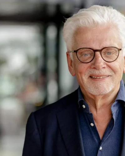 Jan Slagter neemt afscheid van zijn hond