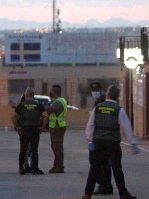 Nederlandse vrouw (50) richt bloedbad aan in Spaans uitgaansgebied: meerdere gewonden