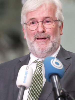 Burgemeester Terneuzen vertrekt definitief na conflict over komst azc