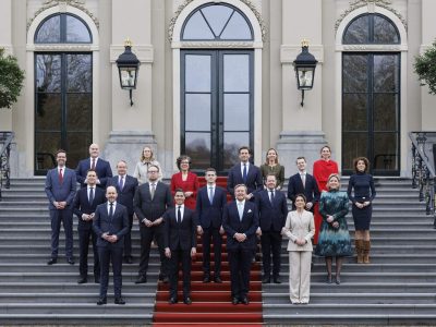 Demonstratie bij Huis ten Bosch tijdens beëdiging kabinet
