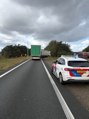 Chaos op knooppunt Galder: verbindingsweg dicht na botsing met vier vrachtwagens