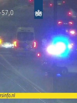 Zwaar ongeval op A9 bij knooppunt Beverwijk: twee rijstroken dicht, lange files en meerdere hulpdiensten ter plaatse