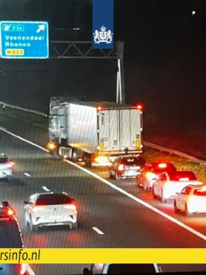 Chaos op de A12: automobilisten denken dat er file is, maar chauffeur ligt gewoon te slapen!