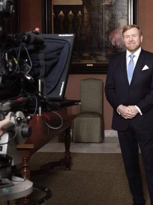 Koning Willem-Alexander spreekt het land toe in kersttoespraak