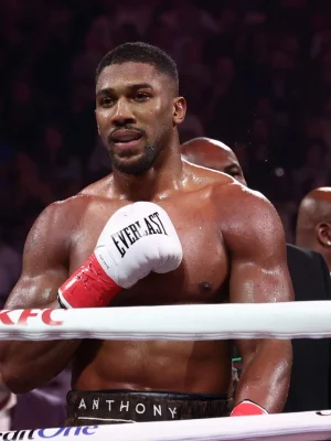 Anthony Joshua gewond bij dodelijk auto-ongeluk