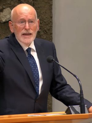 Timmermans wil meer opvanglocaties voor asielzoekers