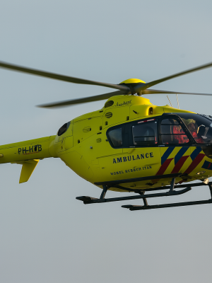 Karter raakt gewond na ongeluk met hoofddoek op kartbaan Poeldijk