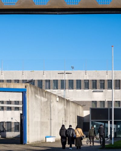 Agent krijgt kopstoot bij aanhouding na steekpartij in vluchtelingenopvang Zoetermeer