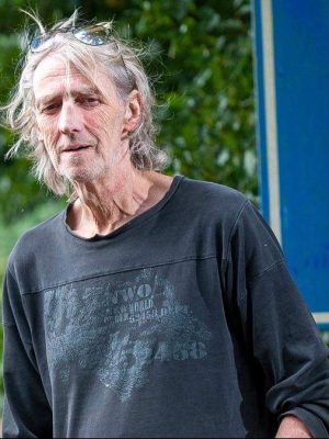 Douwe (63) leeft in een nachtmerrie sinds tandartsverdoving: ‘Ik zit de hele dag op een stoel, meer kan ik niet’