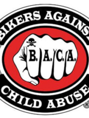 Motorrijders nemen wijk over: ‘Wij gaan hier niet weg tot de dader gepakt is!’