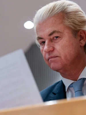 ‘Wij blijven achter Wilders staan’: lokale PVV-afdelingen sluiten rijen ondanks hevige kritiek