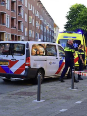 Klap om voordringen brengt man (53) in levensgevaar – chaos in Amsterdamse supermarkt