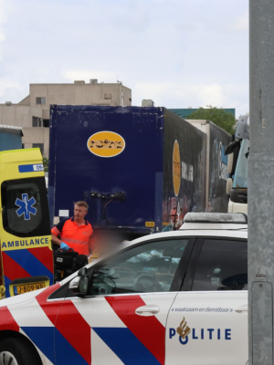 Fietser zwaargewond na botsing met vrachtwagen in Utrecht – chauffeur opgepakt