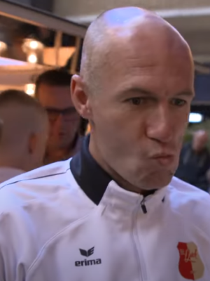 Geen zege, wel applaus: Robben verovert publiek bij eerste profwedstrijd padel