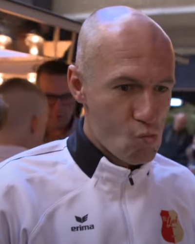 Geen zege, wel applaus: Robben verovert publiek bij eerste profwedstrijd padel