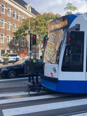 Aanrijding tussen fatbike met kind achterop en tram in Amsterdam-West