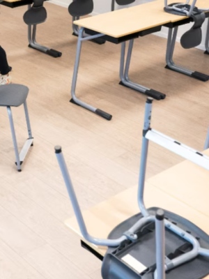 Relatieschandaal in Gelderland: moeder en tienerdochter met dezelfde docent