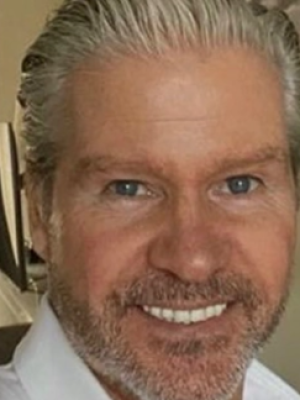 Dries Roelvink krijgt stortvloed aan reacties na vakantiefoto met ex en gezin