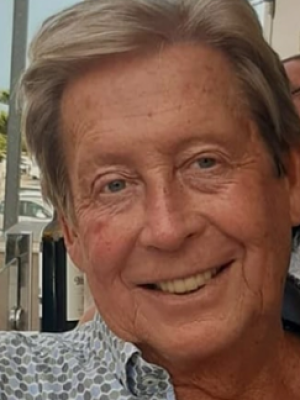 Hans Kazàn breekt stilzwijgen: ‘Mijn jeugd was allesbehalve magisch