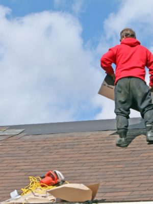 Dakdekker Michael V. (32) krijgt twee jaar cel voor gooien explosief naar huis collega