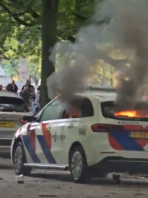 Malieveld is een ware veldslag geworden, eerste gewonden zijn al gevallen